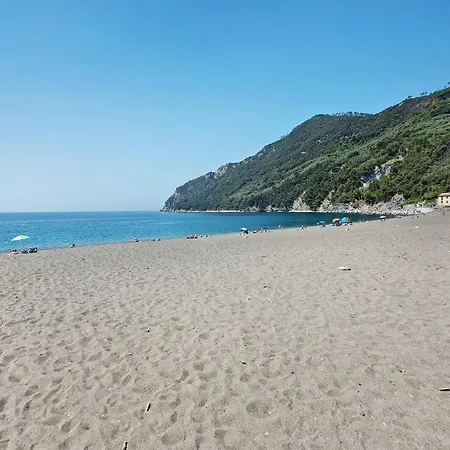 Sestri Lounge