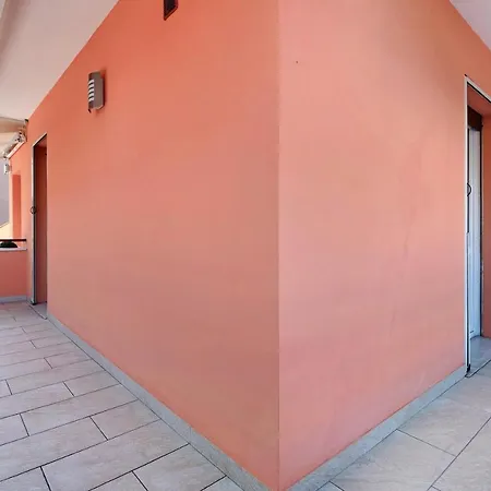 Sestri Lounge